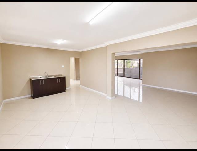 10 BEDROOM HOUSE FOR SALE IN MALVERN